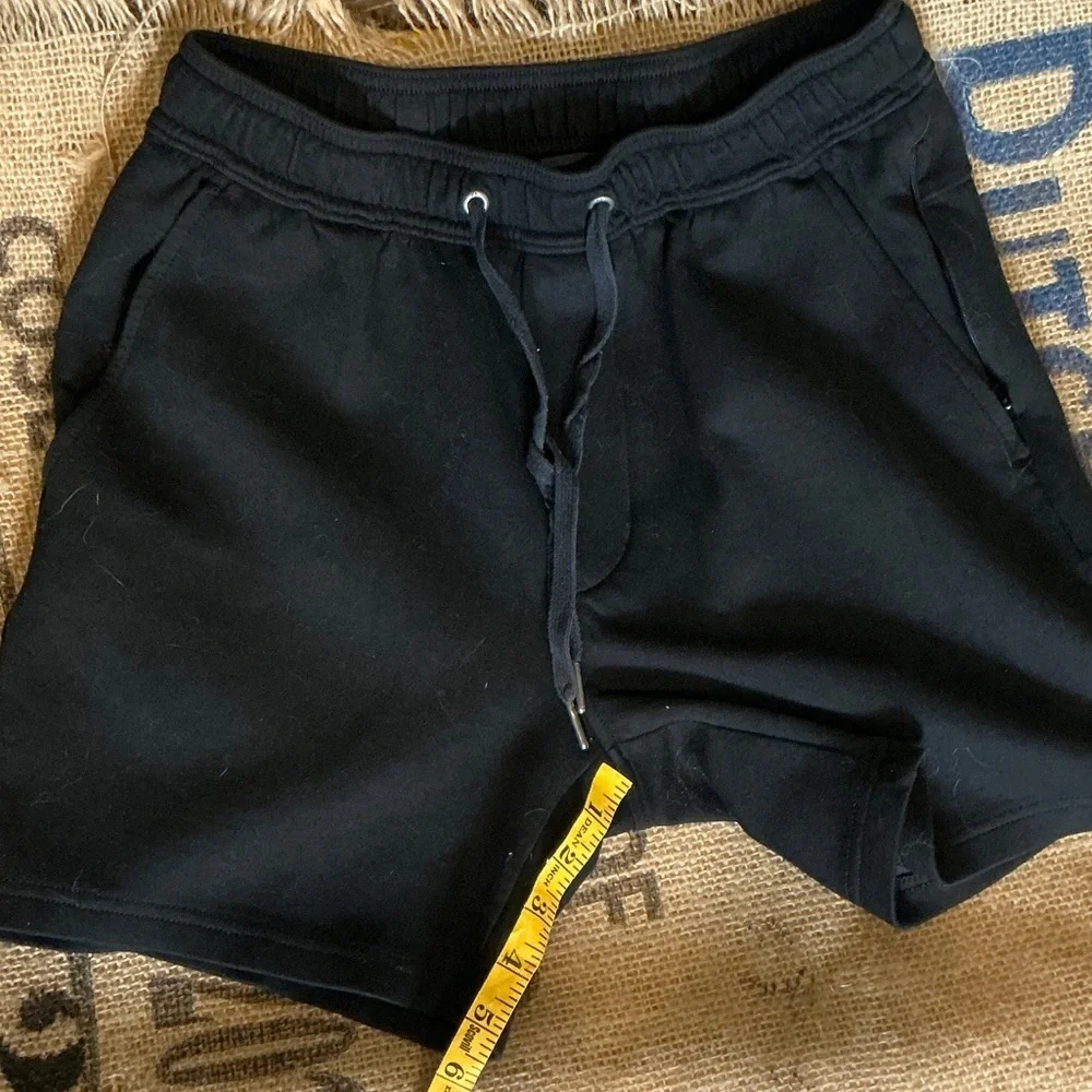 American Eagle Outfitters Black Athletic Shorts Size Small 5in inseam - Picture 1 of 3